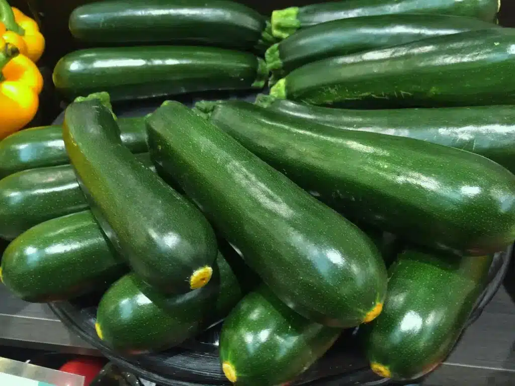 Prime zucchine: toglierle o lasciarle? 5 zucchine.jpg
